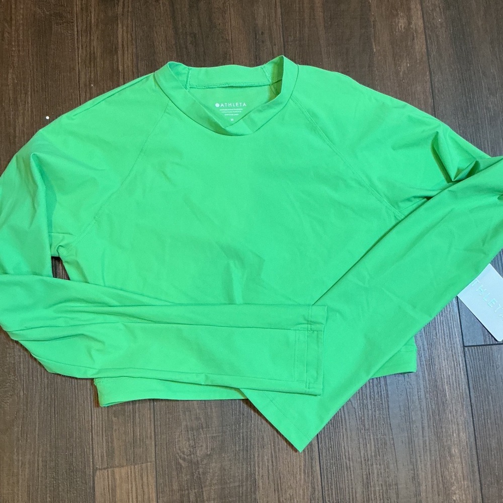 Athleta Crosstrain Ultra Crop Top Green Long Sleeve Workout Shirt Size M NEW